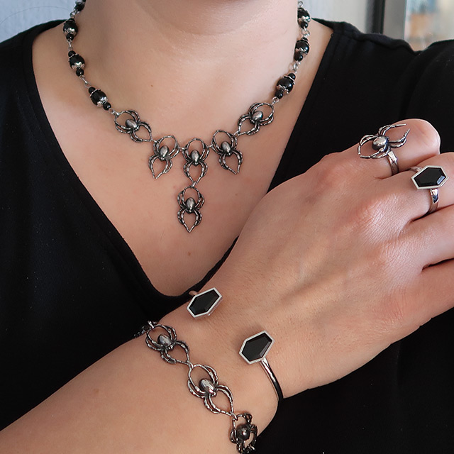 My remixed necklace using Mysticum Luna's Orb Weaver components, plus other matching items in their range