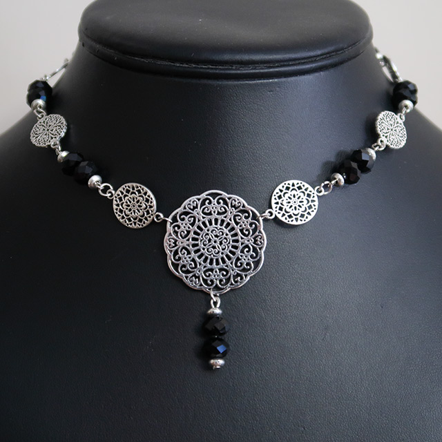 Gothic Floral Lace Necklace & Earrings Set (Black Faceted Glass)